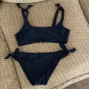 Black bikini